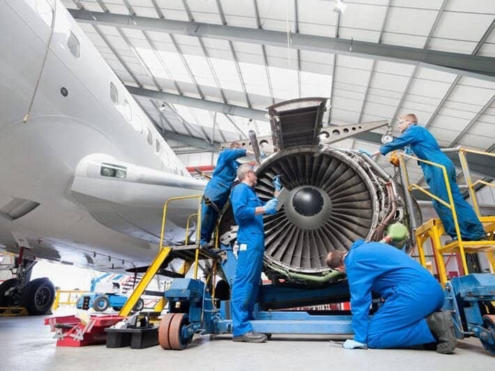 Teknologi tar av: RFID og QR-koder i verktøyhåndtering innen luftfart