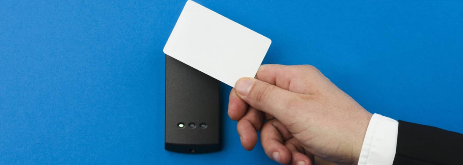 Bygge en intelligent campus: RFID-drevet ettkortsstyringssystem